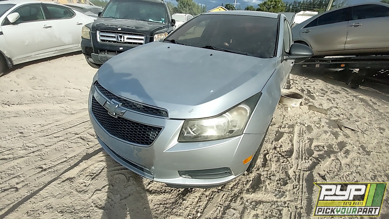 2013 CHEVROLET CRUZE partes disponibles