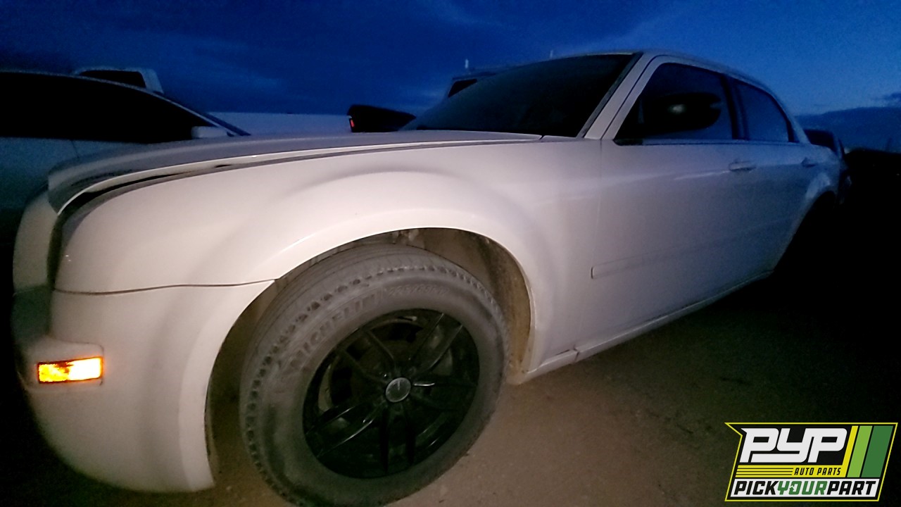2005 CHRYSLER 300 partes disponibles