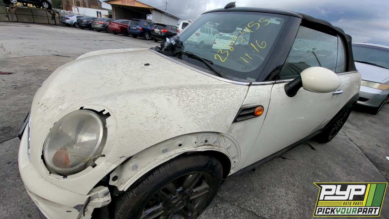 2013 MINI COOPER partes disponibles