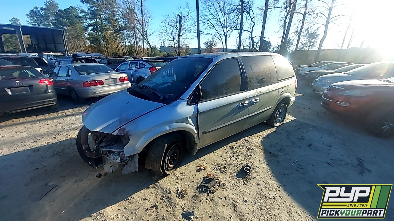 2004 CHRYSLER TOWN & COUNTRY partes disponibles