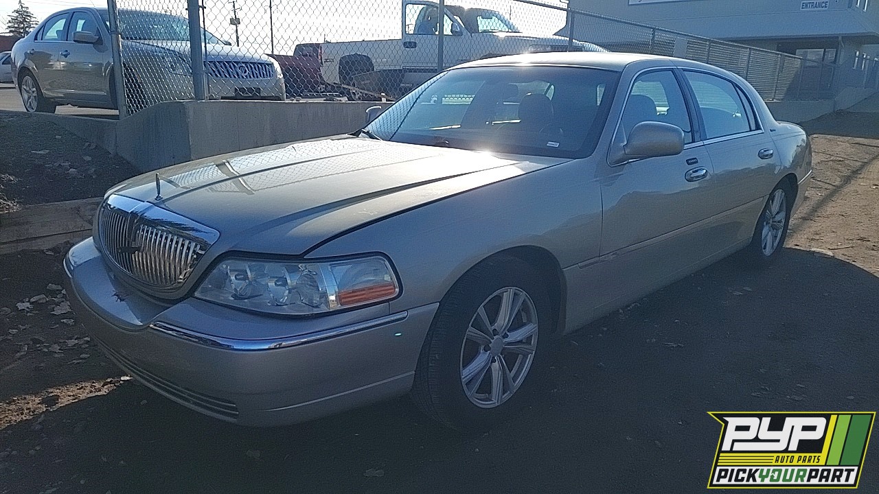 2004 LINCOLN TOWN CAR partes disponibles
