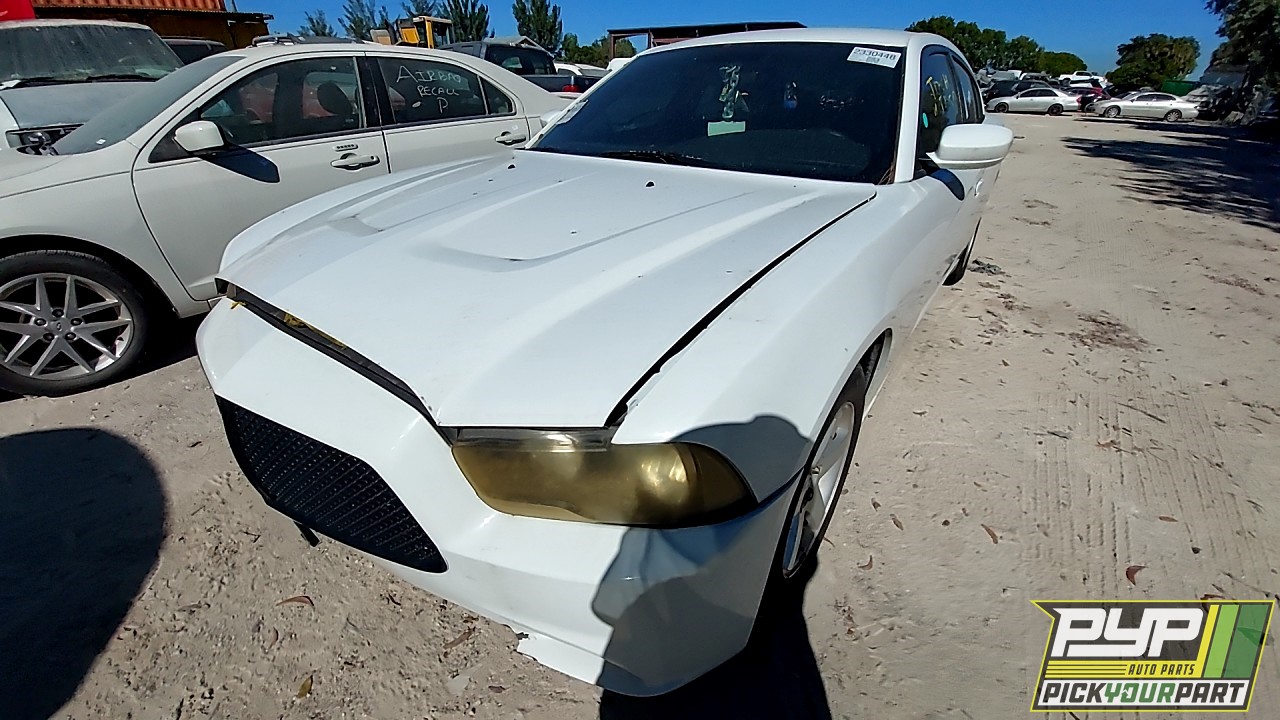 2014 DODGE CHARGER partes disponibles