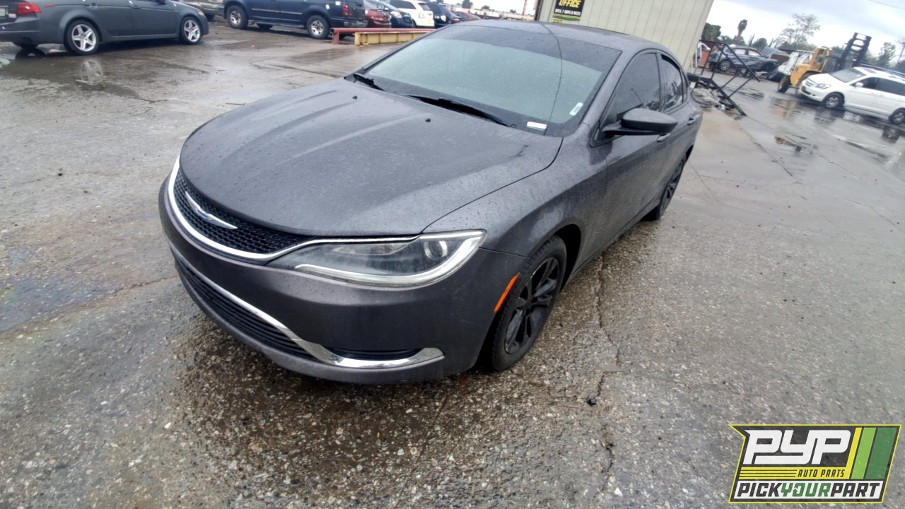 2015 CHRYSLER 200 partes disponibles