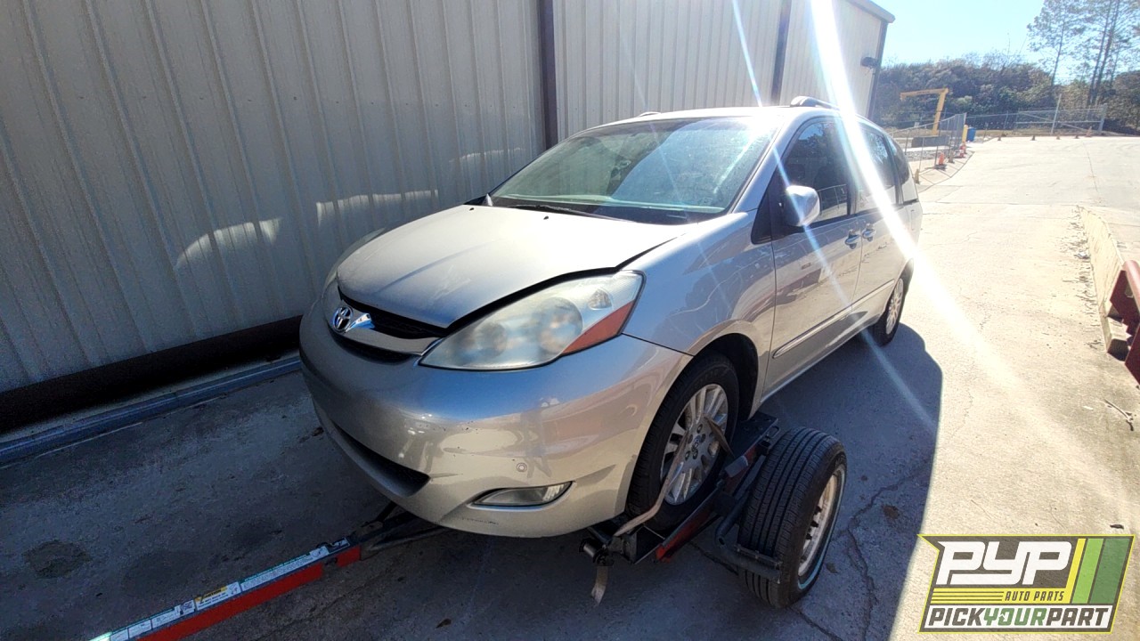 2008 TOYOTA SIENNA available for parts