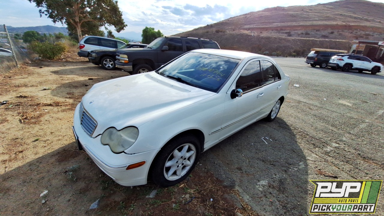 2002 MERCEDES-BENZ C240 partes disponibles