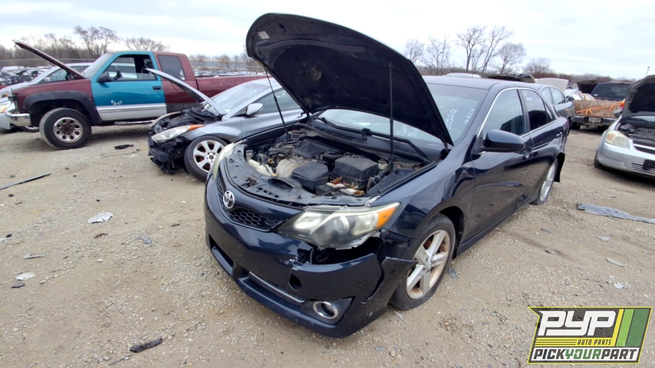 2014 TOYOTA CAMRY partes disponibles