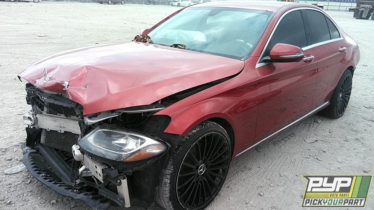 2017 MERCEDES-BENZ C300 partes disponibles