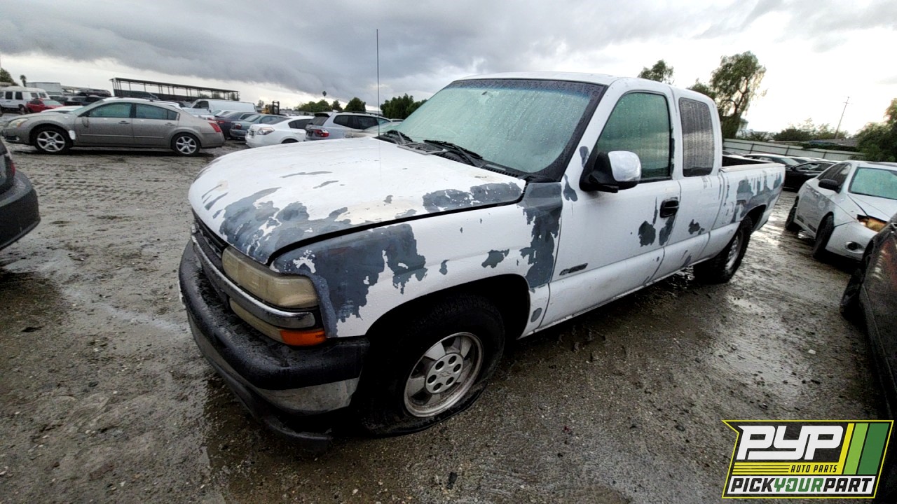 2001 CHEVROLET SILVERADO 1500 available for parts