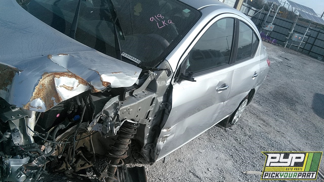 2017 NISSAN VERSA partes disponibles