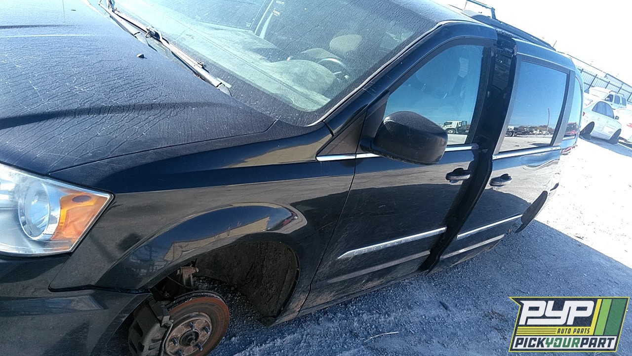 2015 CHRYSLER TOWN & COUNTRY partes disponibles