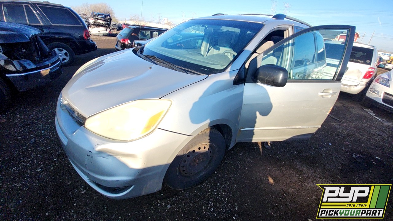 2004 TOYOTA SIENNA partes disponibles