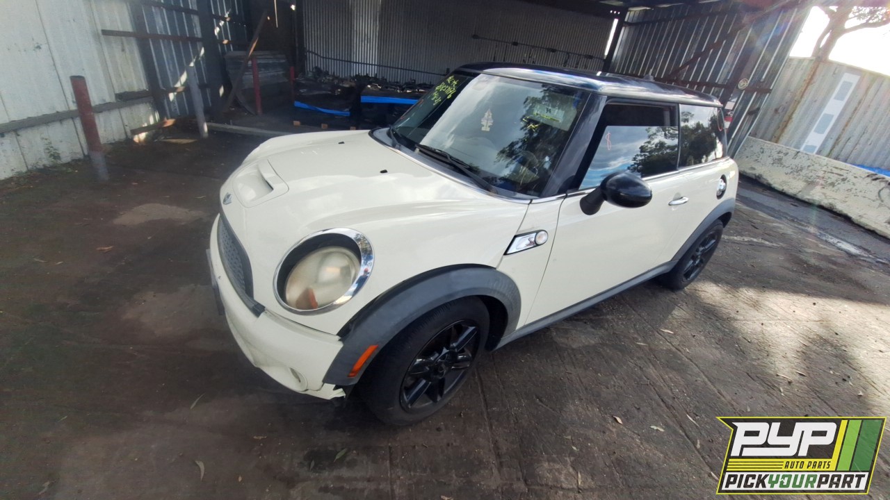 2007 MINI COOPER partes disponibles