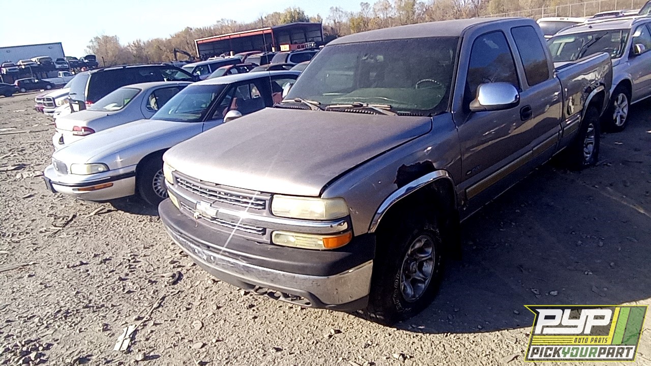 2001 CHEVROLET SILVERADO 1500 available for parts