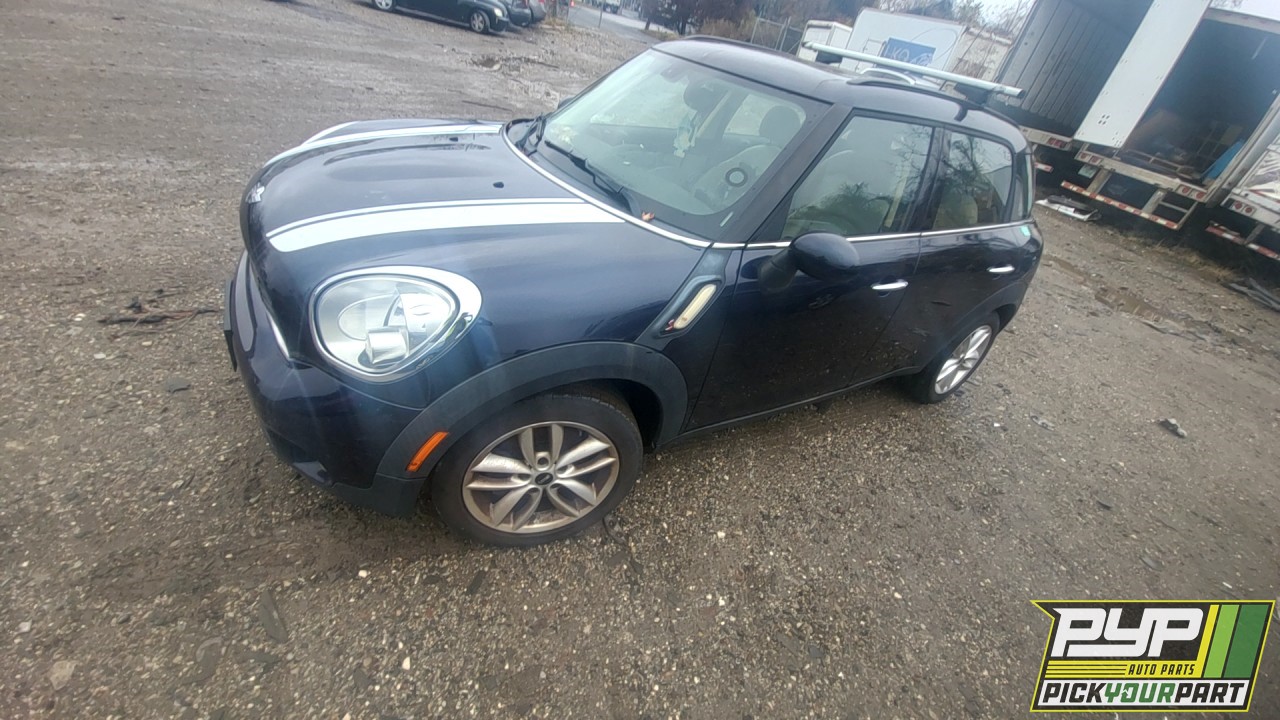 2013 MINI COOPER COUNTRYMAN partes disponibles
