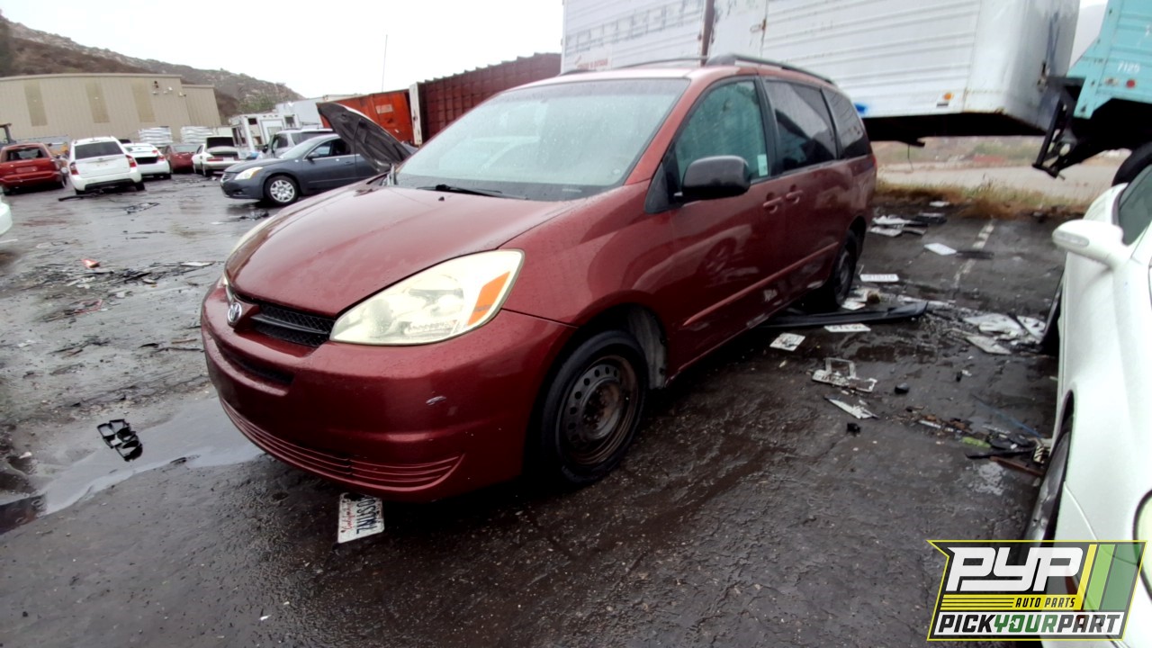 2004 TOYOTA SIENNA partes disponibles