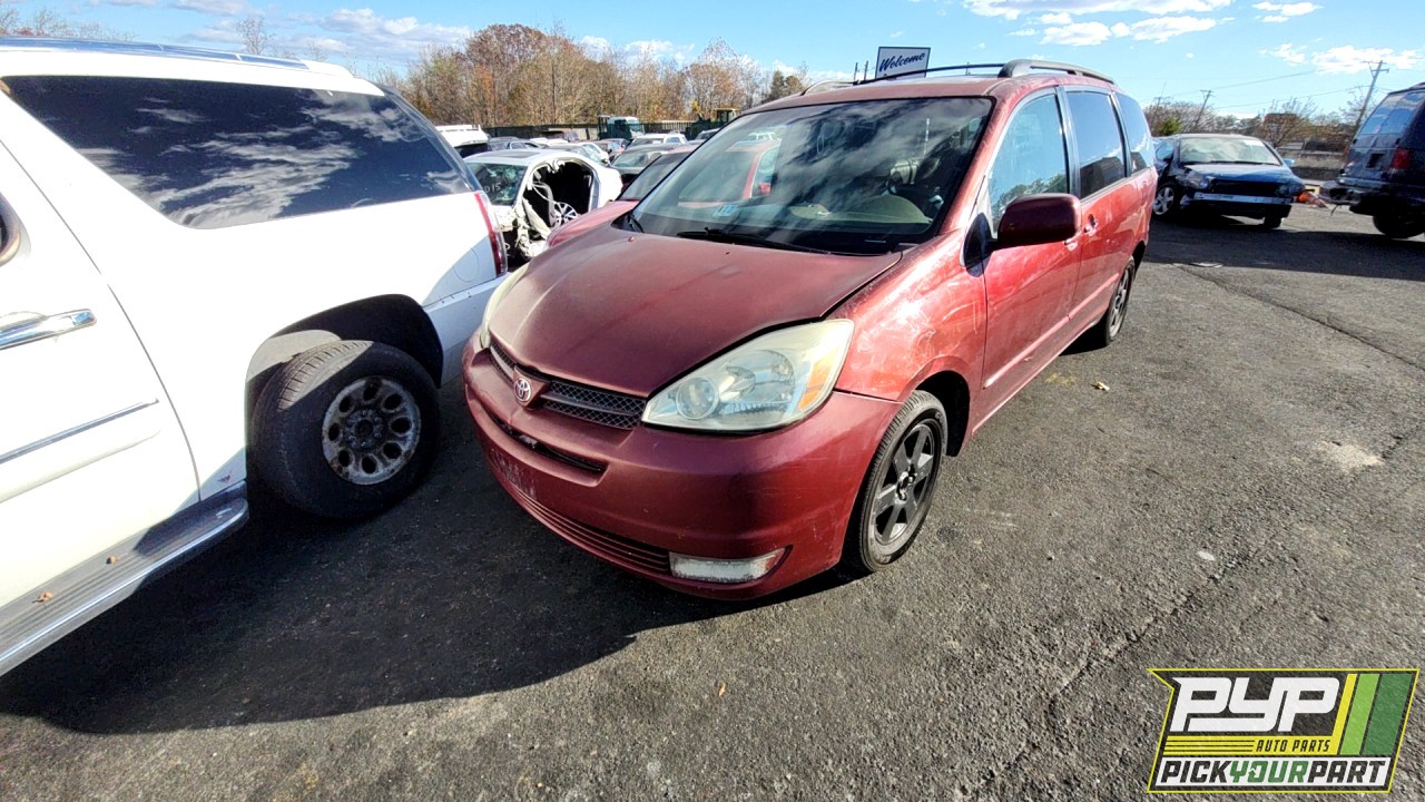 2004 TOYOTA SIENNA partes disponibles