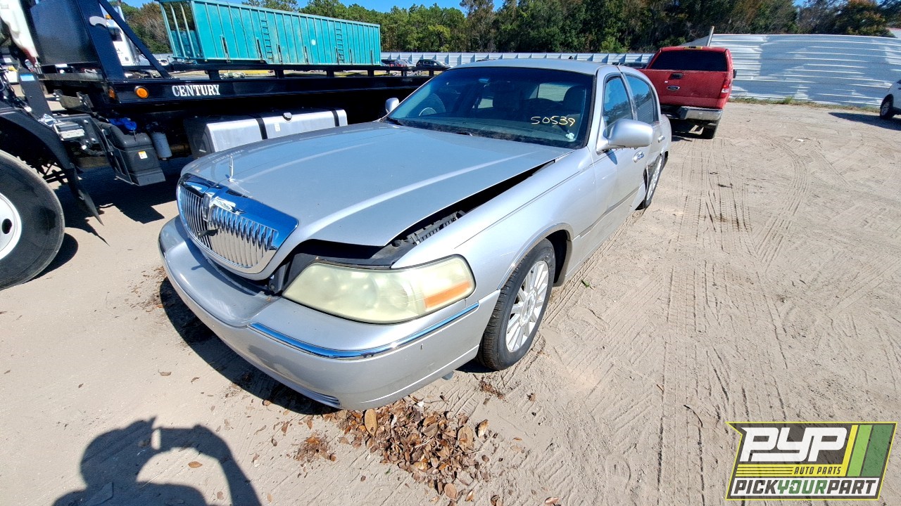2004 LINCOLN TOWN CAR partes disponibles
