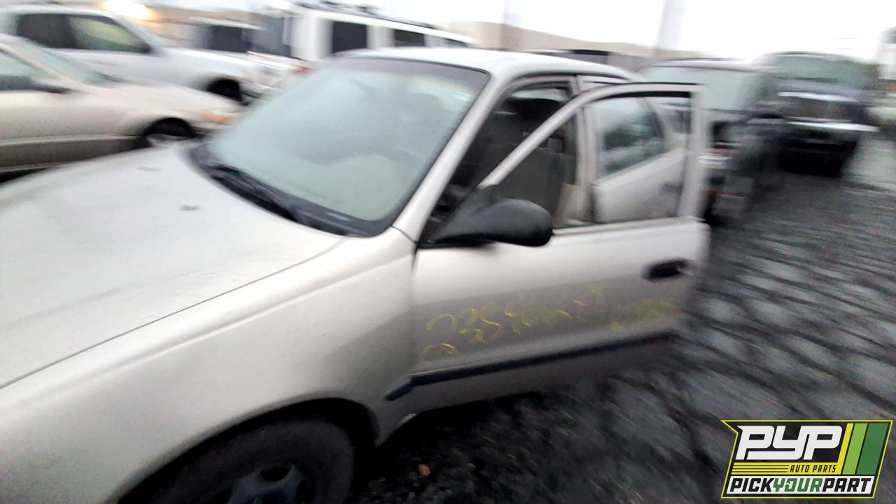 2001 CHEVROLET PRIZM partes disponibles