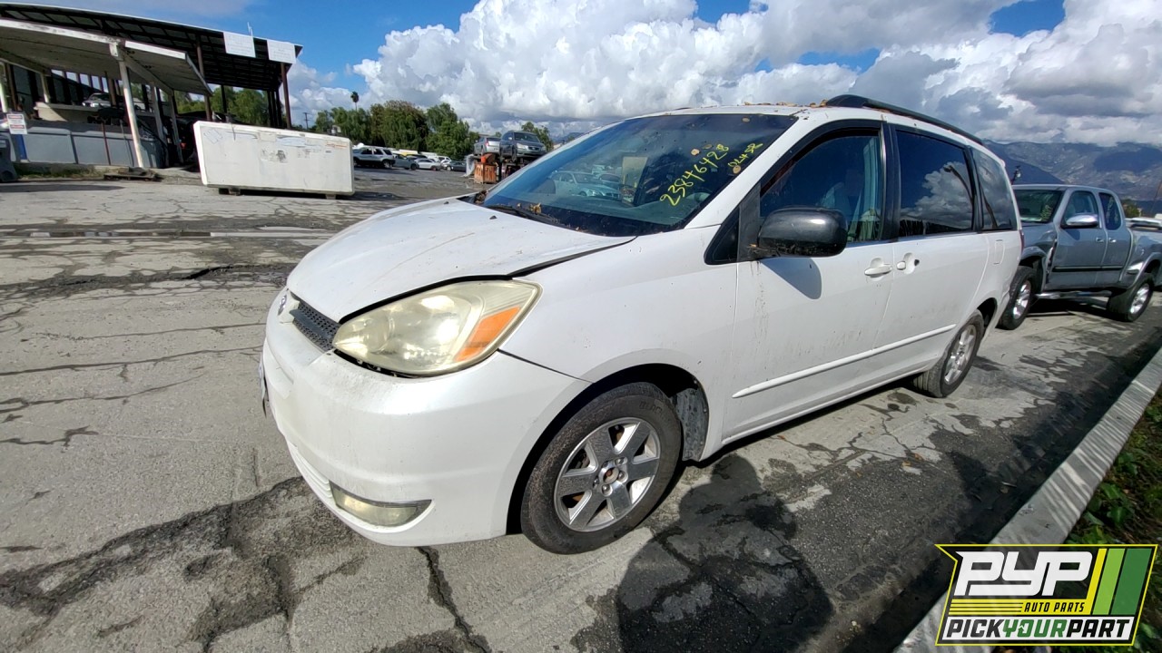 2004 TOYOTA SIENNA partes disponibles