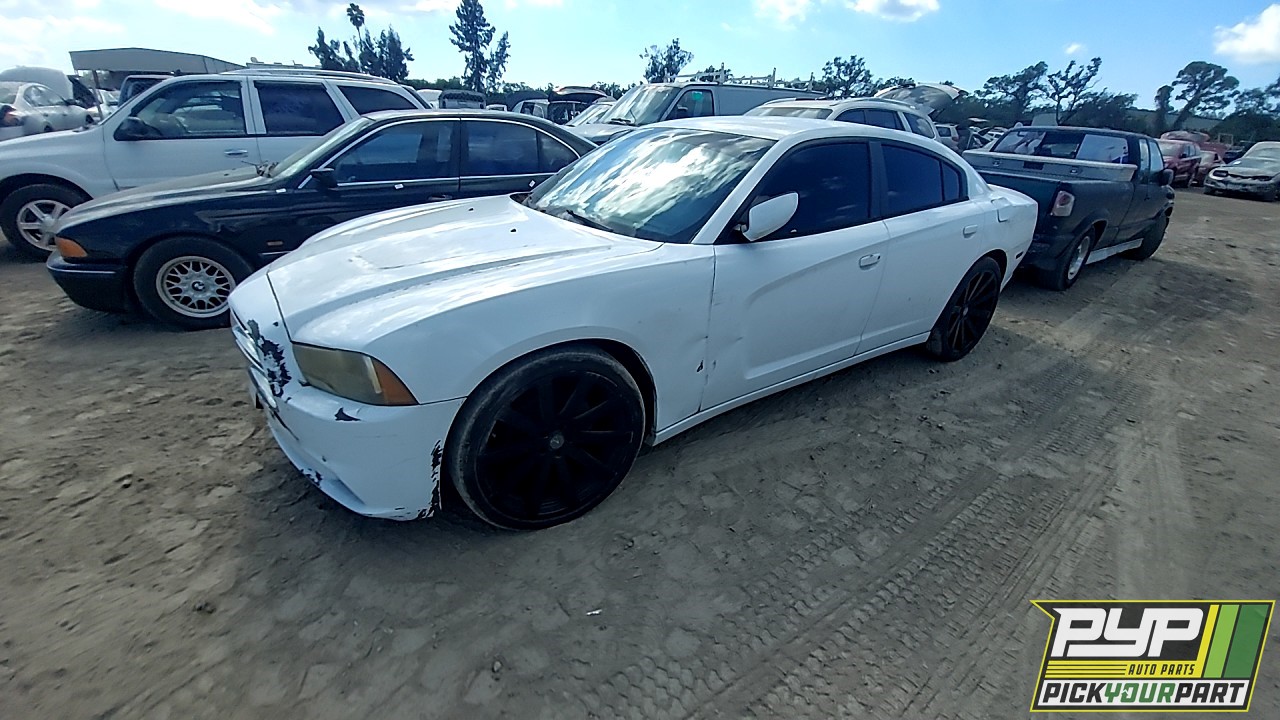 2014 DODGE CHARGER partes disponibles