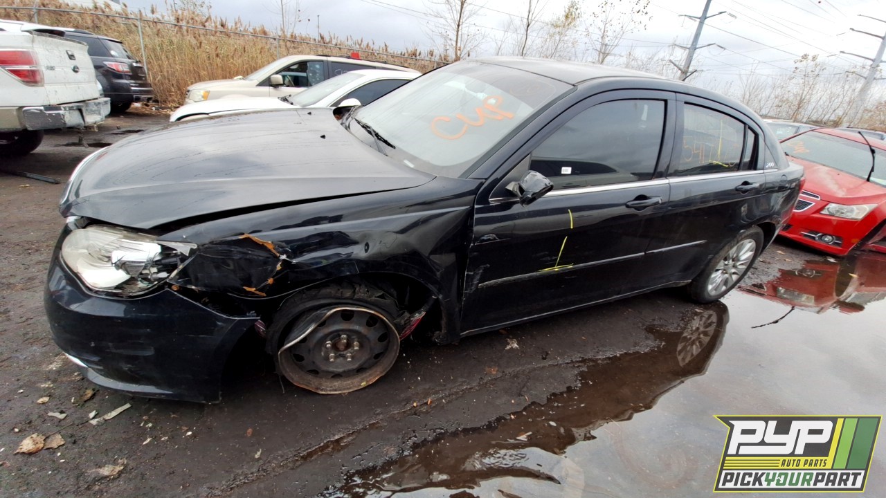 2013 CHRYSLER 200 partes disponibles