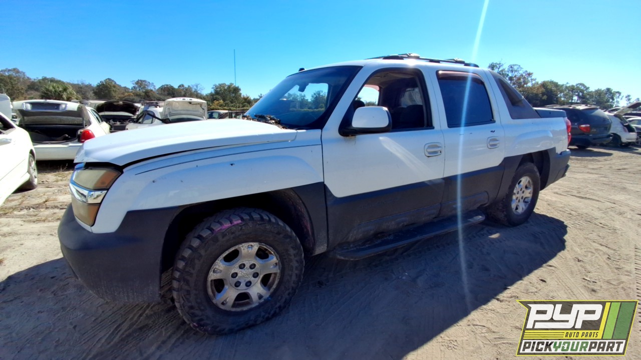 2004 CHEVROLET AVALANCHE 1500 available for parts