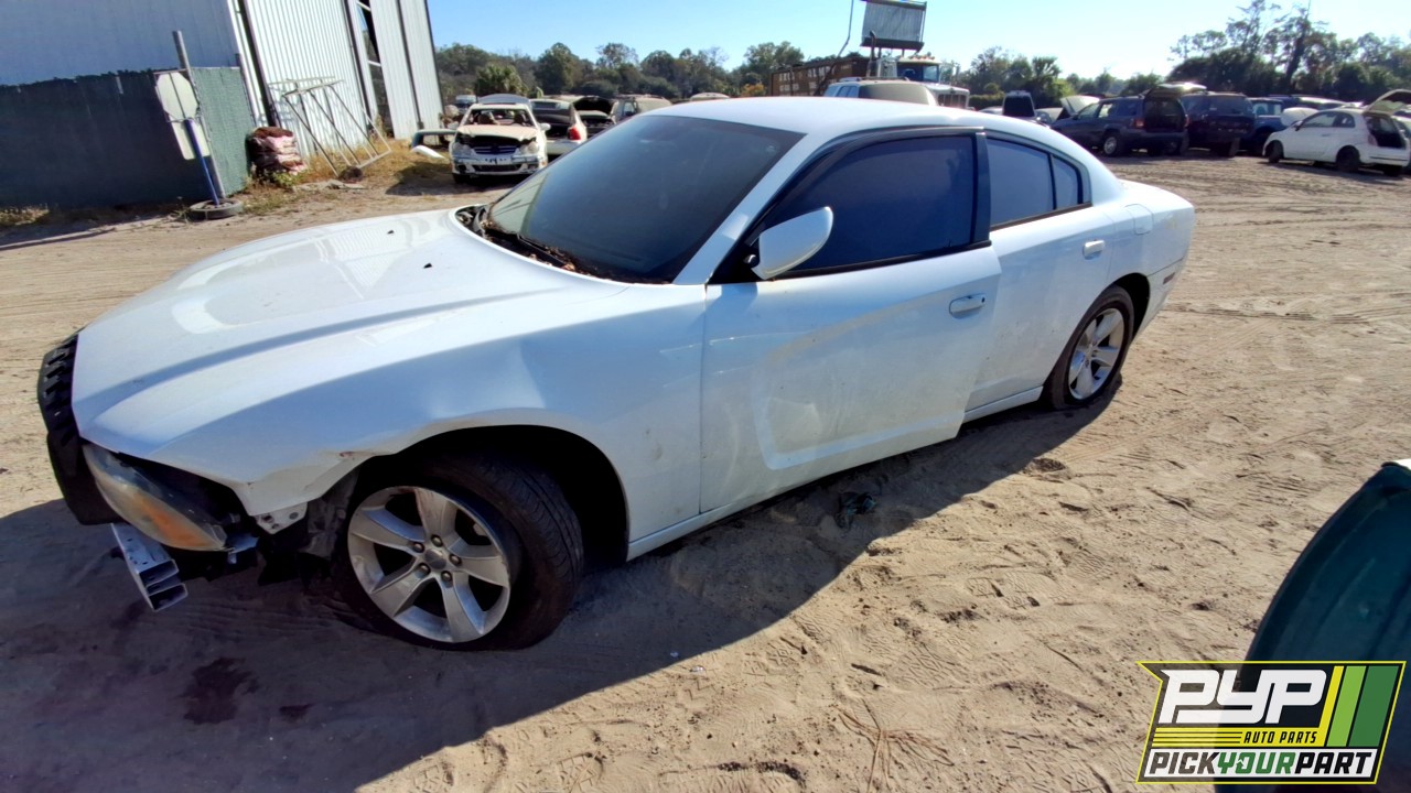 2014 DODGE CHARGER partes disponibles