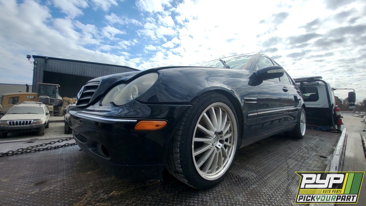 2003 MERCEDES-BENZ C240 partes disponibles