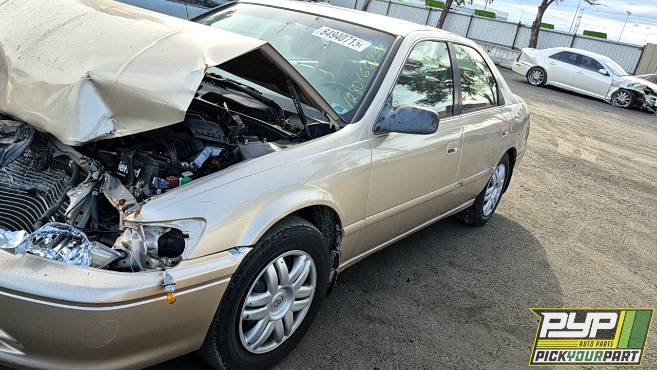 2000 TOYOTA CAMRY partes disponibles