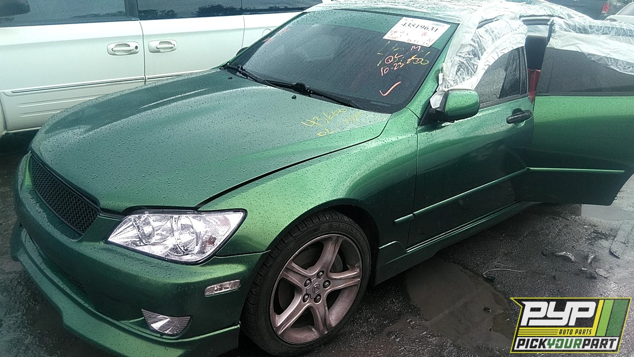 2002 LEXUS IS300 partes disponibles
