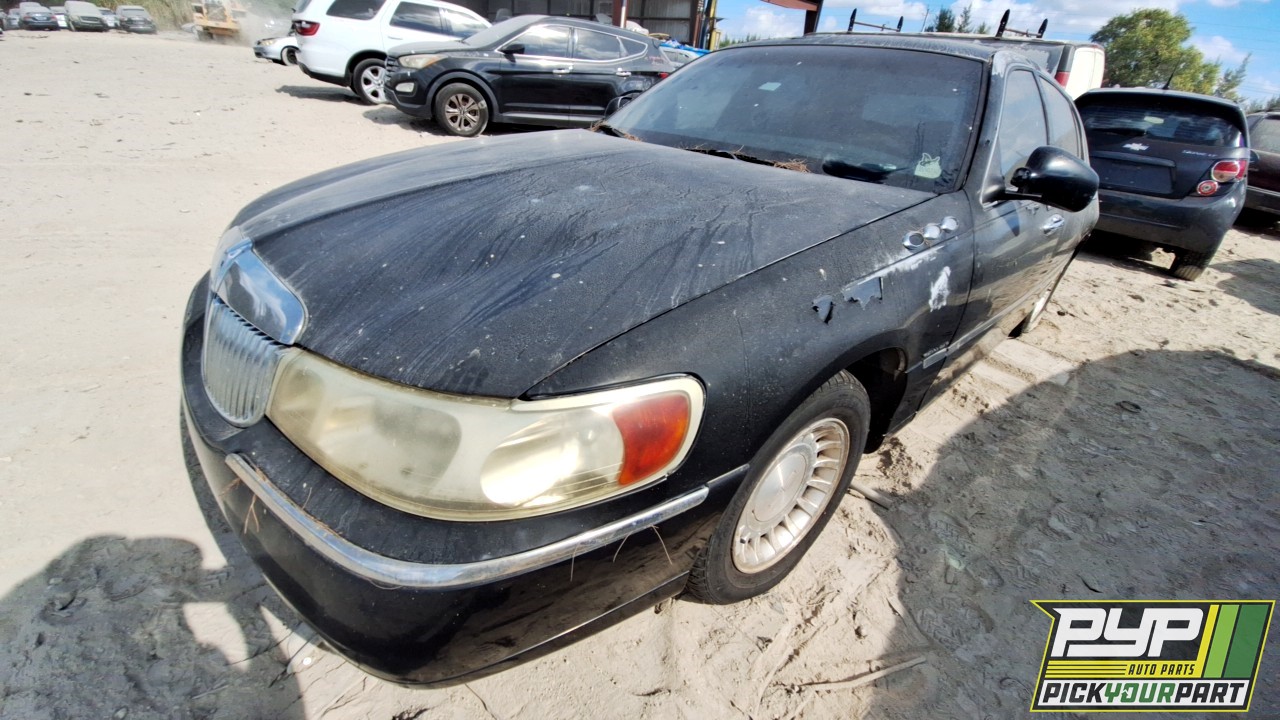 2002 LINCOLN TOWN CAR partes disponibles