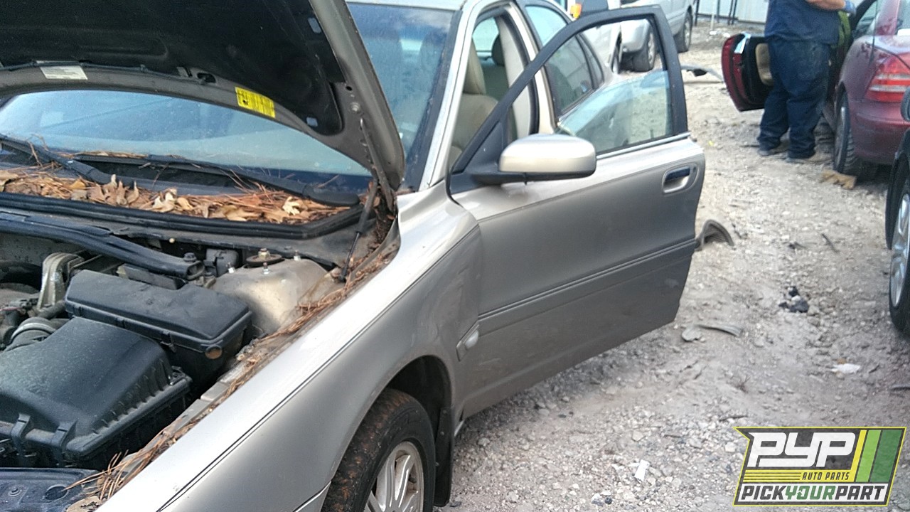 2005 VOLVO S80 available for parts