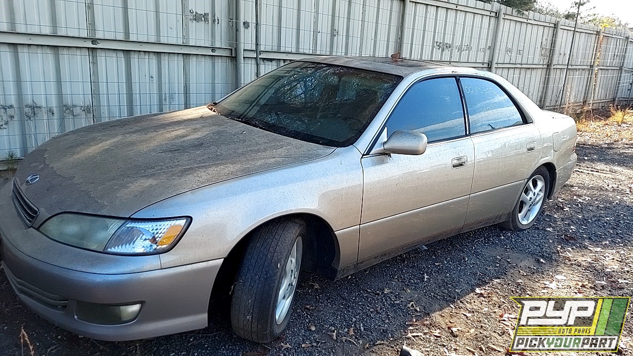 2000 LEXUS ES300 available for parts