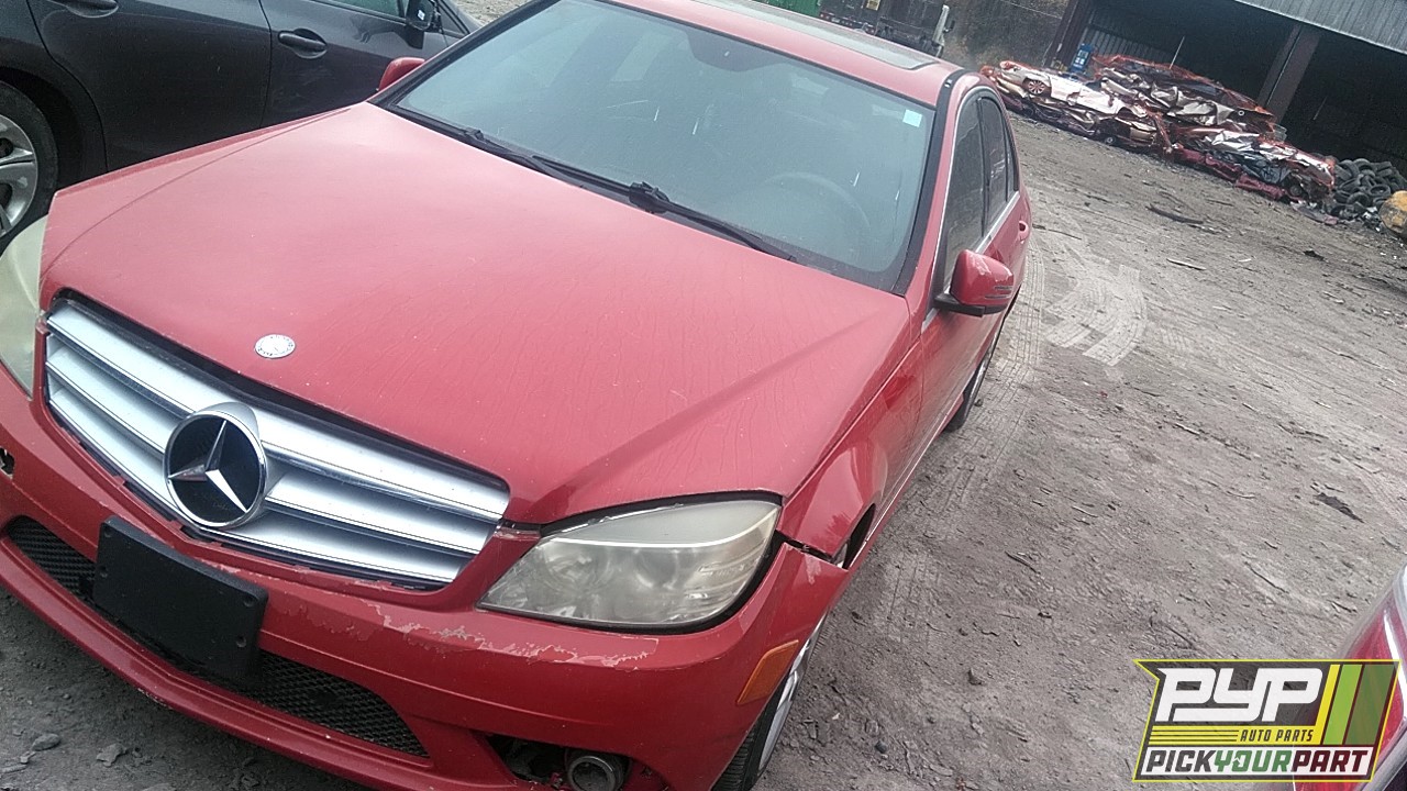 2010 MERCEDES-BENZ C300 partes disponibles