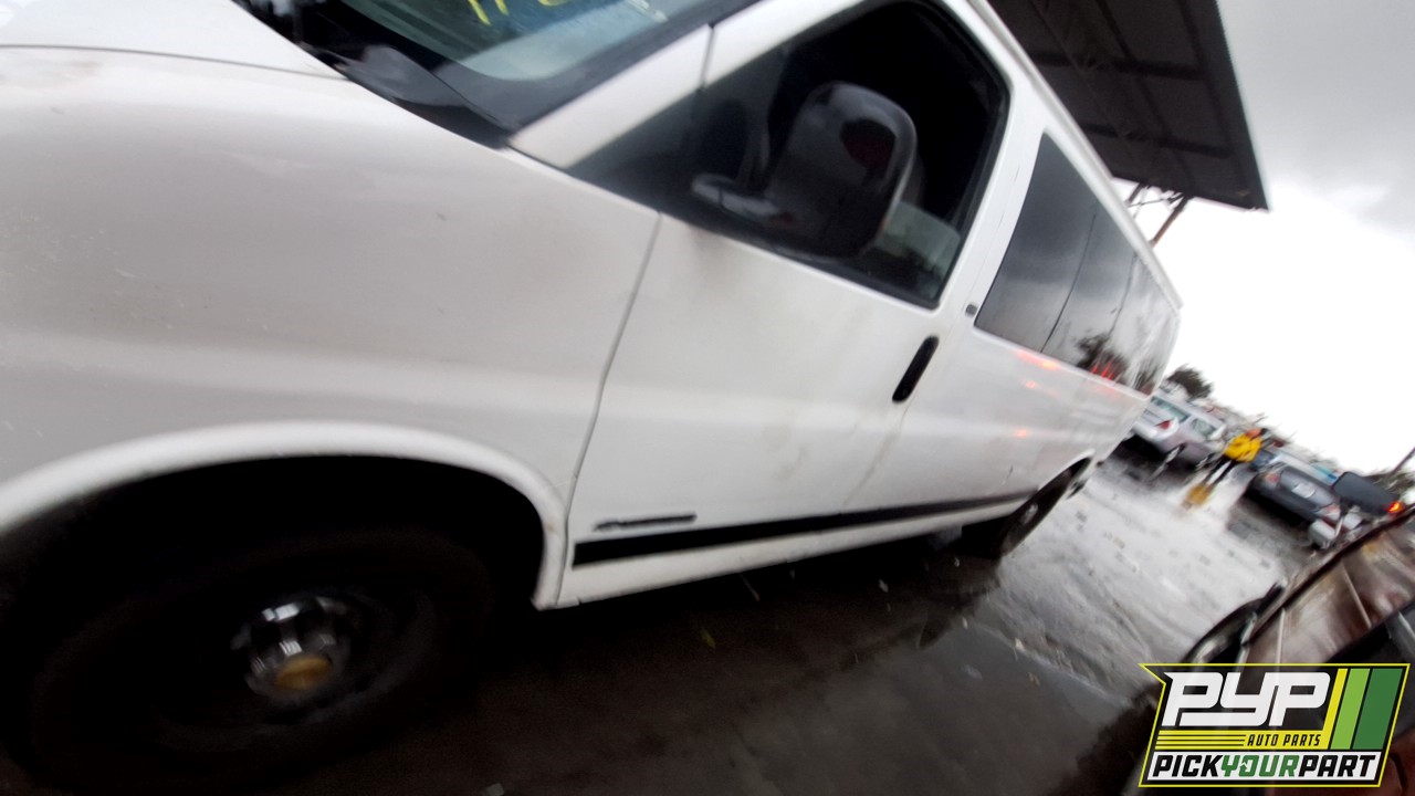 2001 CHEVROLET EXPRESS 3500 partes disponibles