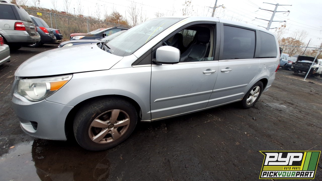 2010 VOLKSWAGEN ROUTAN partes disponibles