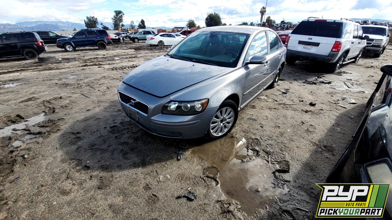 2004 VOLVO S40 available for parts