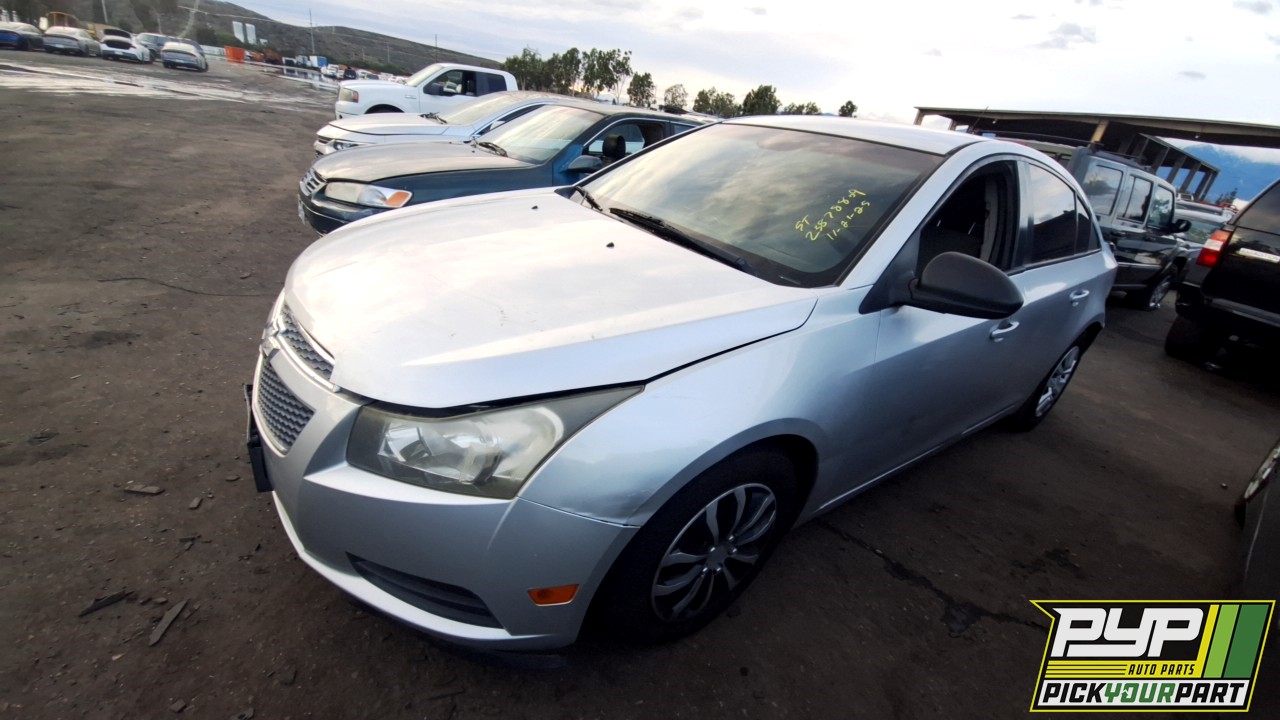 2013 CHEVROLET CRUZE partes disponibles