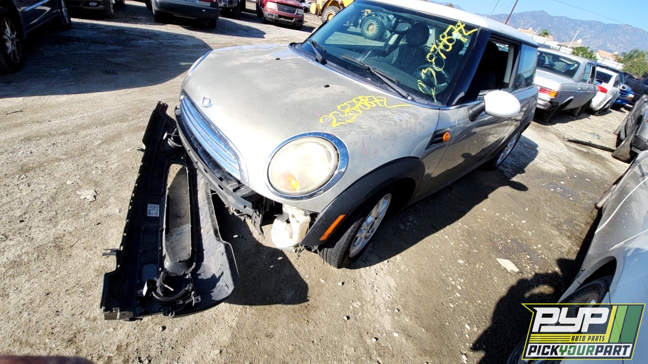 2011 MINI COOPER partes disponibles