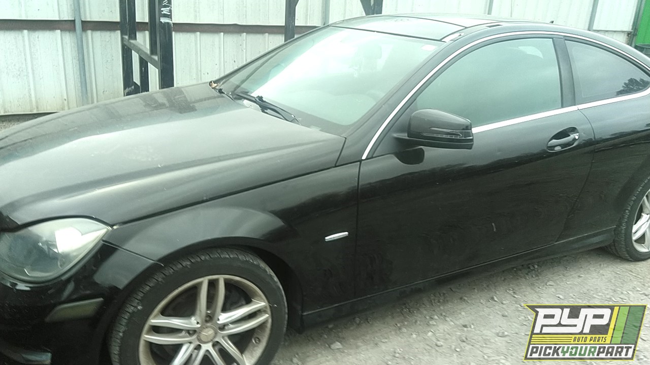 2012 MERCEDES-BENZ C250 partes disponibles