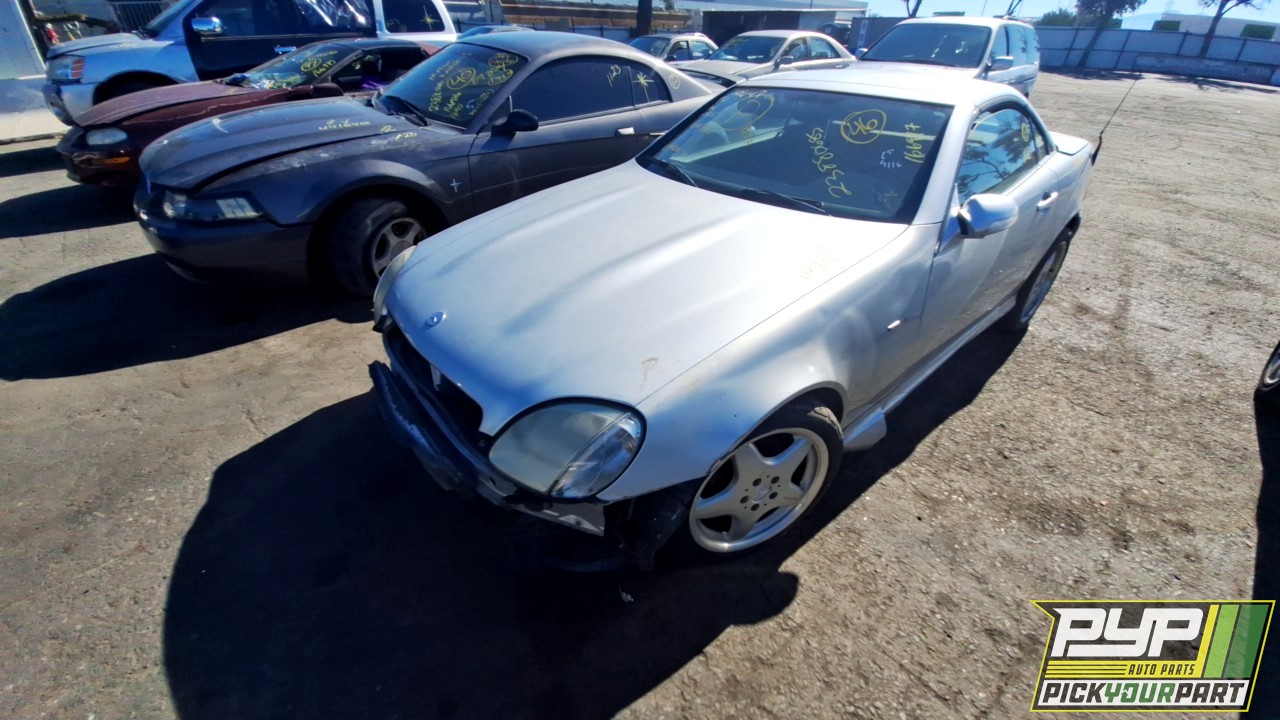 2001 MERCEDES-BENZ SLK230 partes disponibles