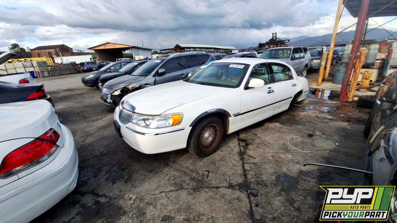 2002 LINCOLN TOWN CAR partes disponibles