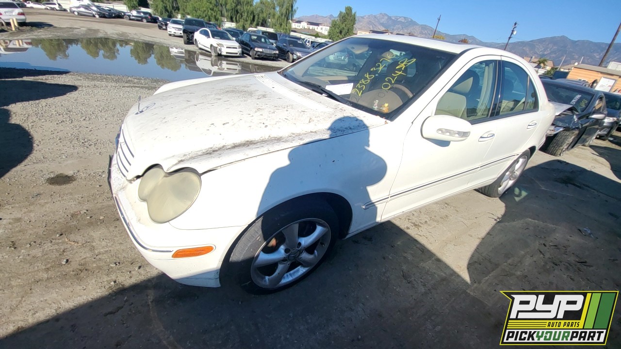 2003 MERCEDES-BENZ C240 partes disponibles
