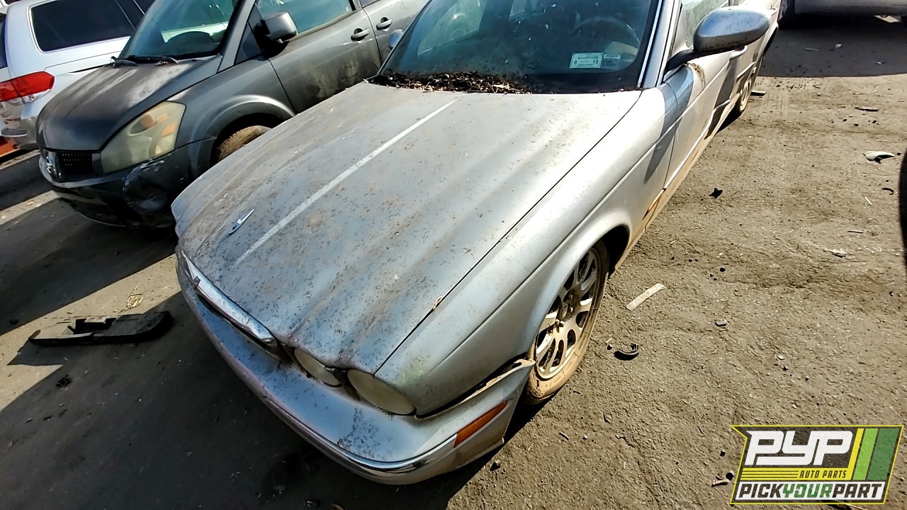 2004 JAGUAR XJ8 partes disponibles