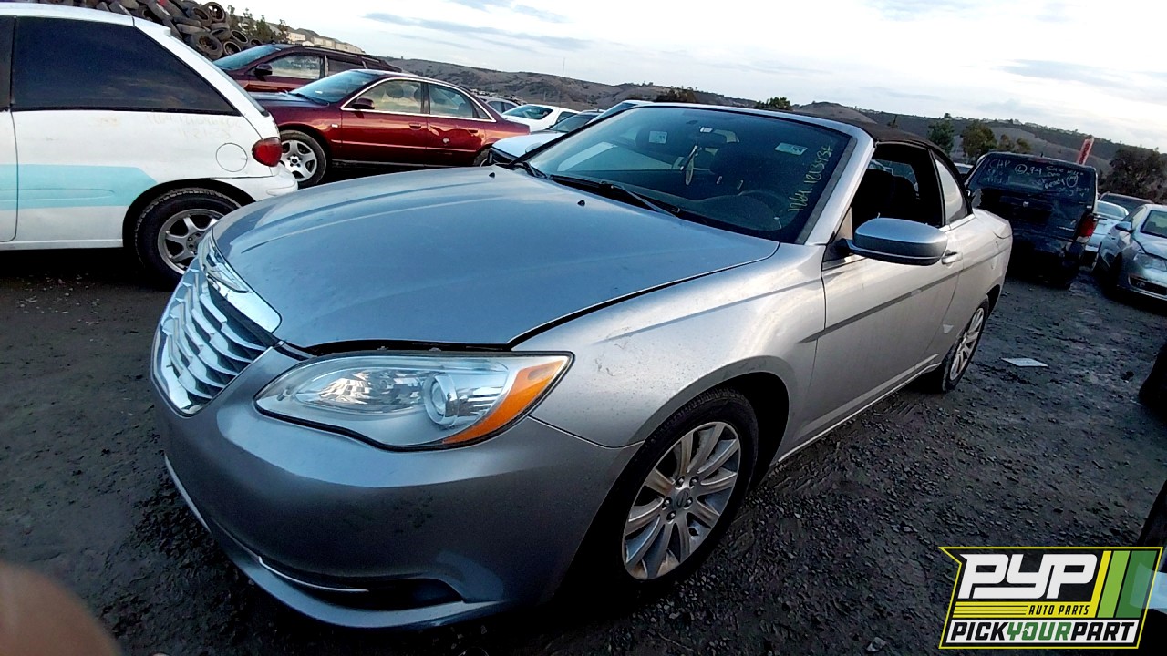 2013 CHRYSLER 200 partes disponibles