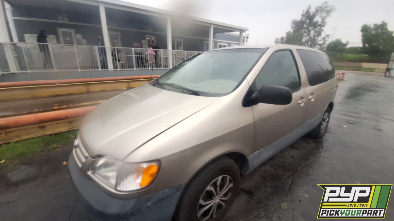 2001 TOYOTA SIENNA available for parts