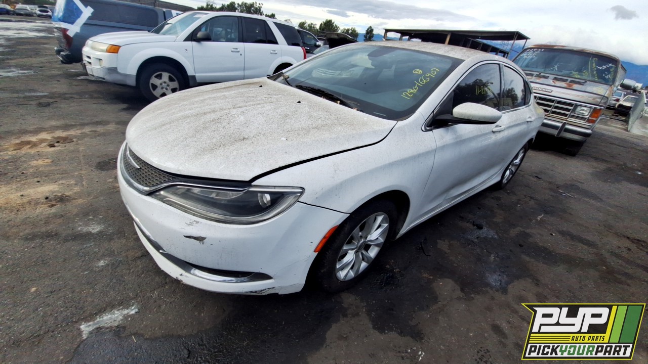 2015 CHRYSLER 200 partes disponibles