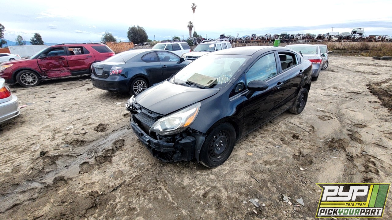 2013 KIA RIO partes disponibles