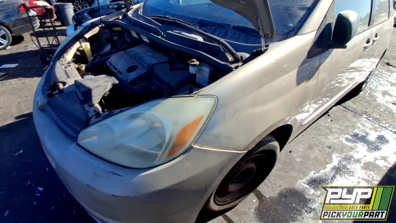 2004 TOYOTA SIENNA partes disponibles