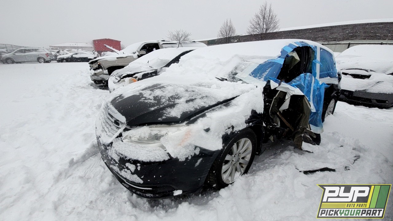 2012 CHRYSLER 200 partes disponibles